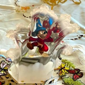 STARLITE STUDIO! DISNEY “ COMMANDING THE WATER “ by Legend Mickey Mouse.